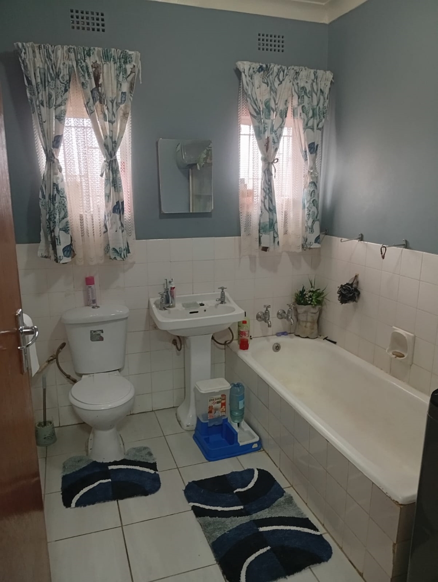 2 Bedroom Property for Sale in Meiringspark North West